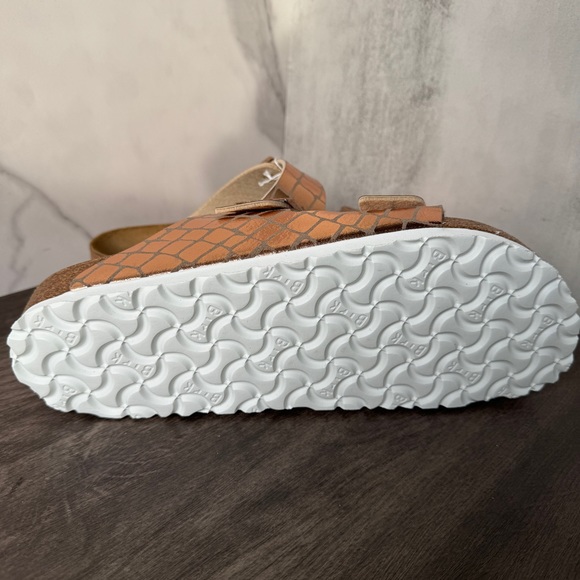 BIRKENSTOCK Arizona Gator Gleam Rose Pink Metallic Sandal - Picture 7 of 7